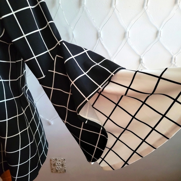 Alfani Pullover Bell Sleeve Top / Box Print / Size Large - Picture 2 of 5